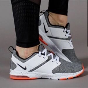 Nike Air Max Bella. Women’s 8.5